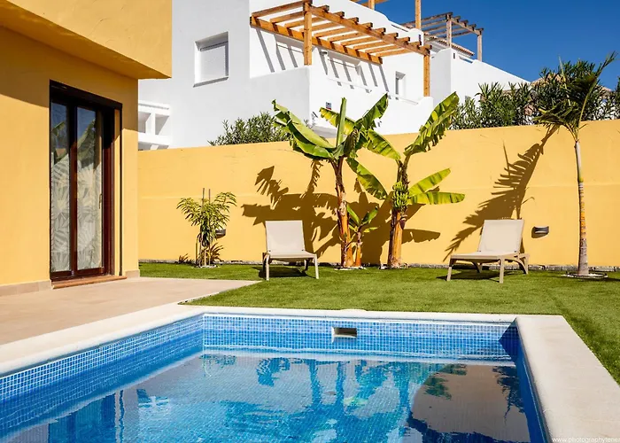 With 4 Bedrooms And Private Heated Pool Villa