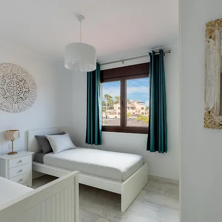 With 4 Bedrooms And Private Heated Pool Willa San Miguel de Abona