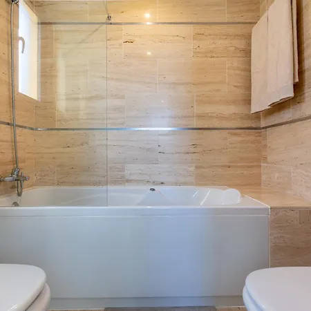 Вилла With 4 Bedrooms And Private Heated Pool *