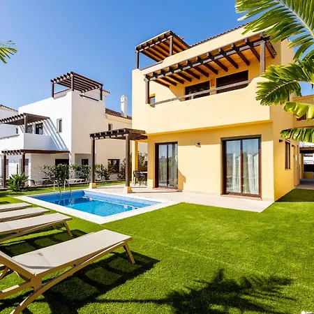 With 4 Bedrooms And Private Heated Pool * Сан Мигель