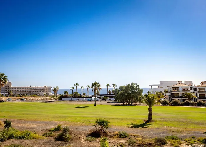 With 4 Bedrooms And Private Heated Pool * Σαν Μιγκέλ ντε Αμπόνα