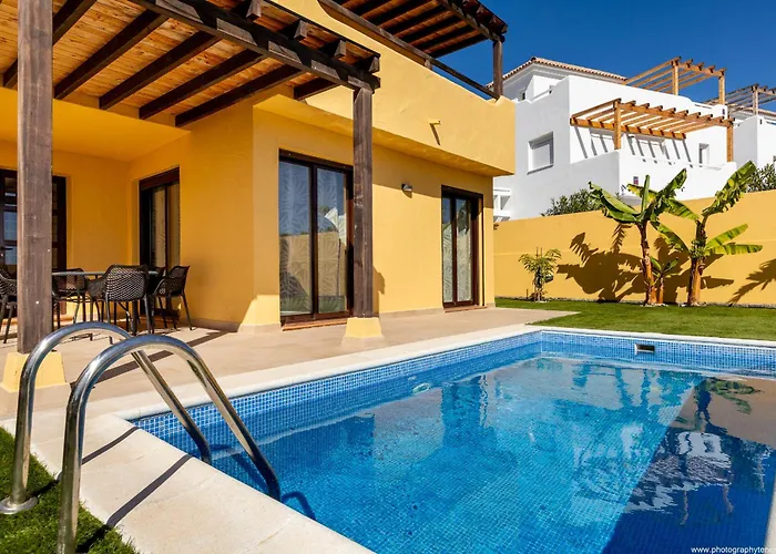 With 4 Bedrooms And Private Heated Pool Σαν Μιγκέλ ντε Αμπόνα