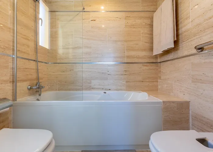 Βίλα With 4 Bedrooms And Private Heated Pool *