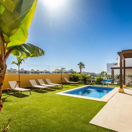 With 4 Bedrooms And Private Heated Pool Willa San Miguel de Abona