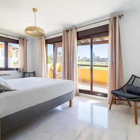 Вилла With 4 Bedrooms And Private Heated Pool