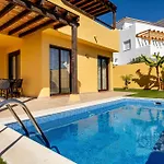 With 4 Bedrooms And Private Heated Pool Сан Мигель