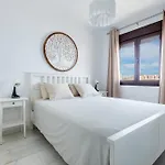 With 4 Bedrooms And Private Heated Pool Вилла