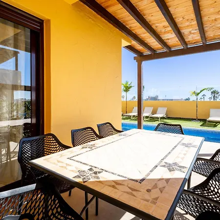 Villa With 4 Bedrooms And Private Heated Pool *