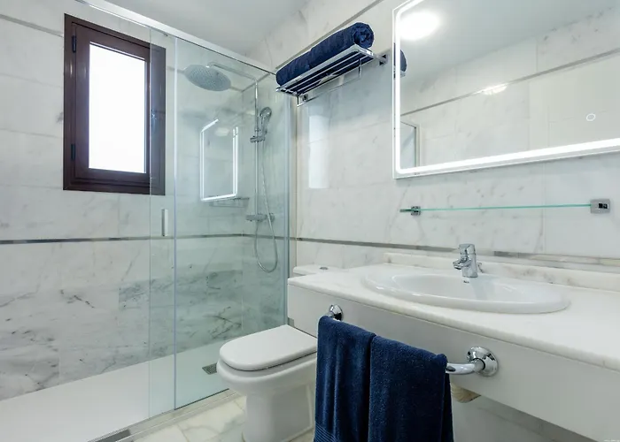 Villa With 4 Bedrooms And Private Heated Pool