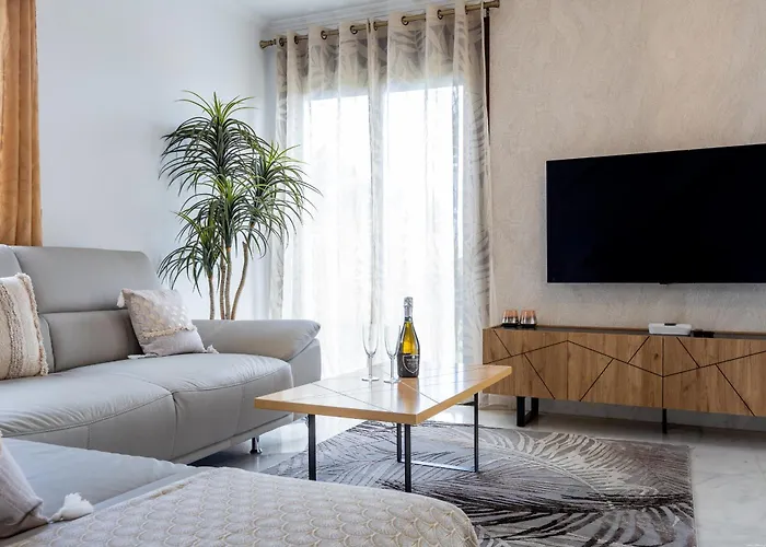 Villa With 4 Bedrooms And Private Heated Pool